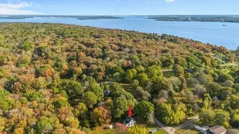 033 Alden Avenue Portsmouth RI 02871