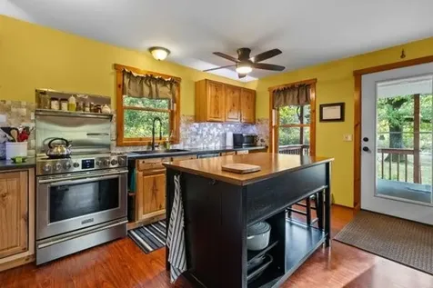 033 Alden Avenue Portsmouth RI 02871