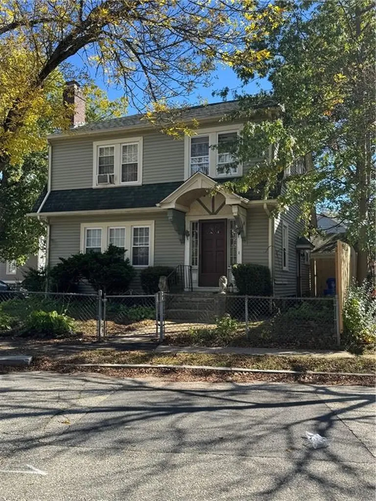 162 Verndale Avenue Providence RI 02905