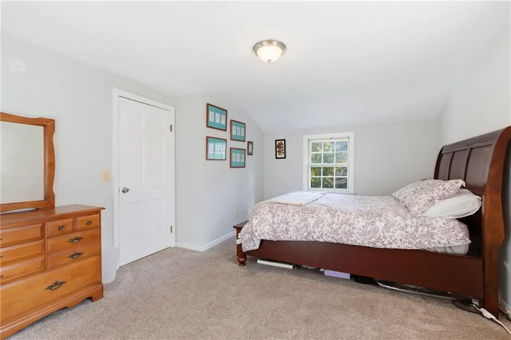 81 Sprague Avenue East Providence RI 02915