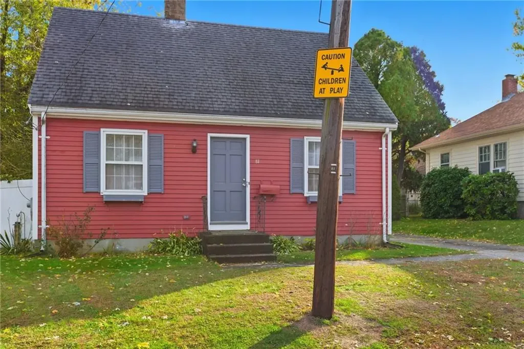 81 Sprague Avenue East Providence RI 02915