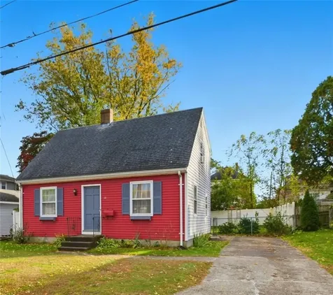 81 Sprague Avenue East Providence RI 02915