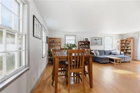 81 Sprague Avenue East Providence RI 02915