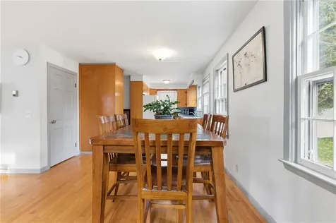 81 Sprague Avenue East Providence RI 02915