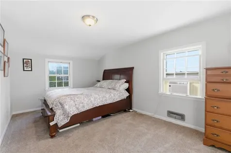 81 Sprague Avenue East Providence RI 02915