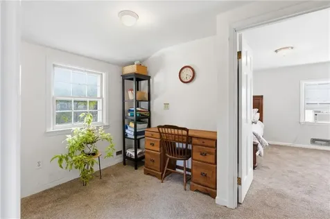 81 Sprague Avenue East Providence RI 02915