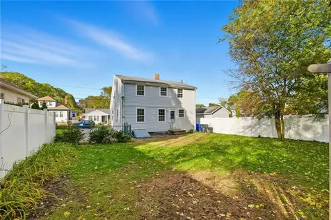 81 Sprague Avenue East Providence RI 02915