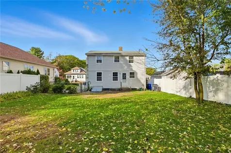 81 Sprague Avenue East Providence RI 02915