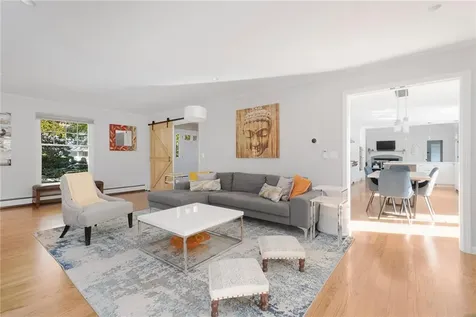 5 Boxwood Court Barrington RI 02806