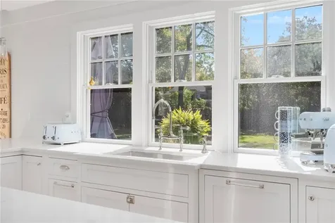 5 Boxwood Court Barrington RI 02806