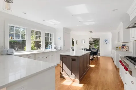 5 Boxwood Court Barrington RI 02806