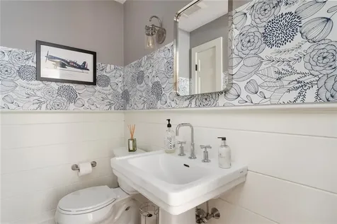 5 Boxwood Court Barrington RI 02806