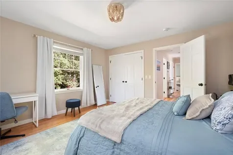 5 Boxwood Court Barrington RI 02806