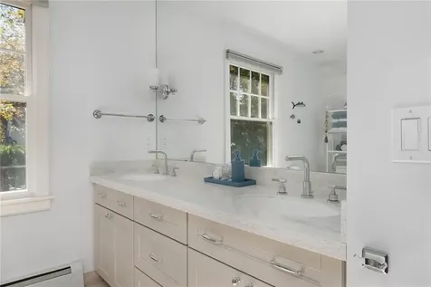 5 Boxwood Court Barrington RI 02806