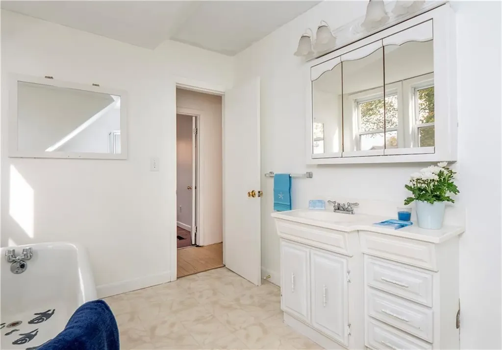 299 Narragansett Avenue Barrington RI 02806