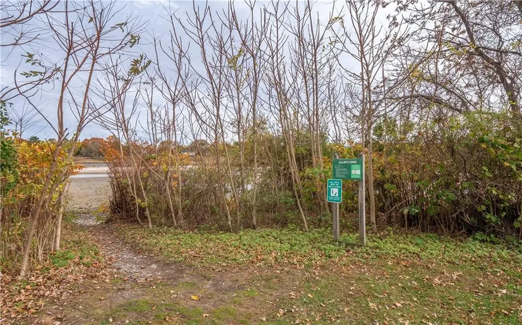 299 Narragansett Avenue Barrington RI 02806