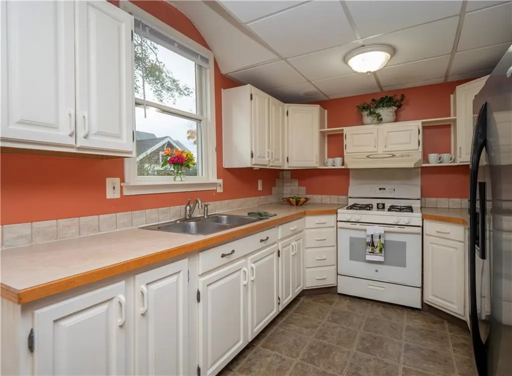 299 Narragansett Avenue Barrington RI 02806