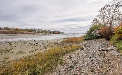 299 Narragansett Avenue Barrington RI 02806