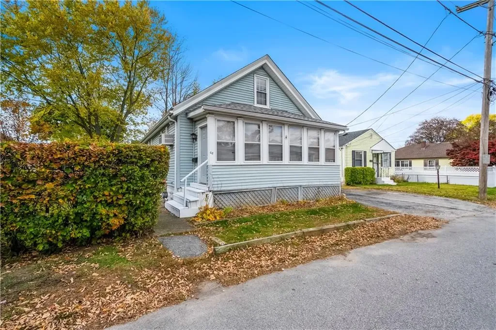 48 Cleveland Street North Providence RI 02904