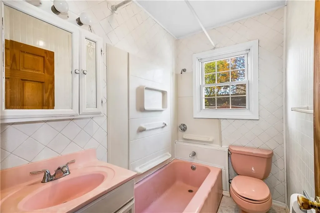 48 Cleveland Street North Providence RI 02904