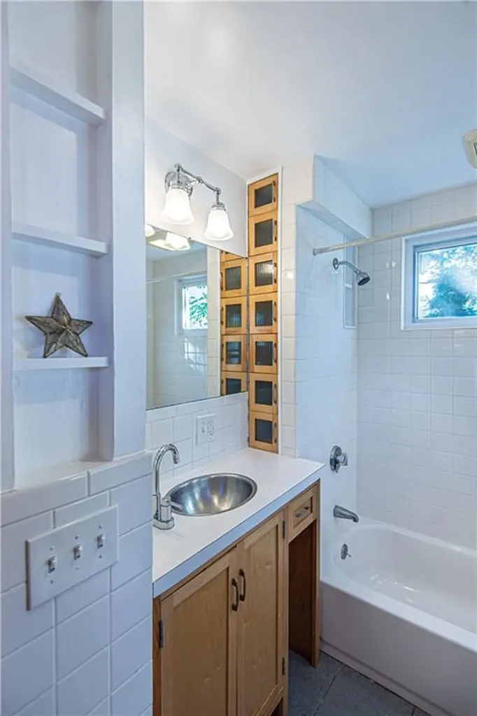 91 Jenkins Street Providence RI 02906