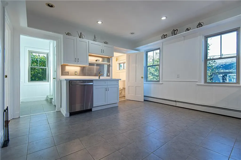 91 Jenkins Street Providence RI 02906