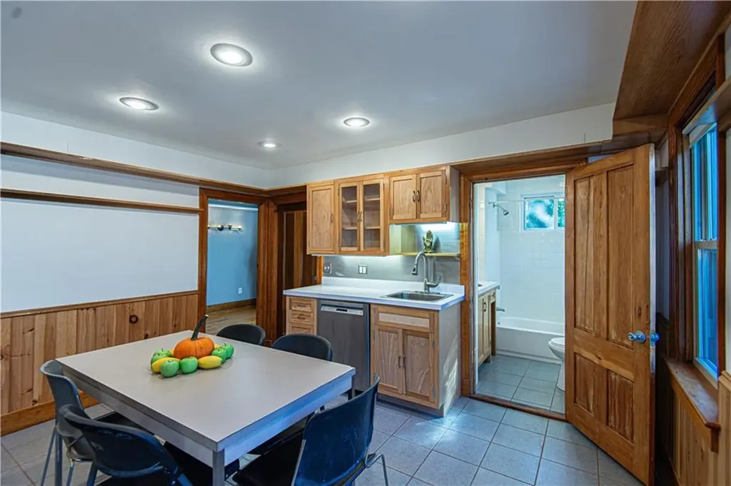 91 Jenkins Street Providence RI 02906