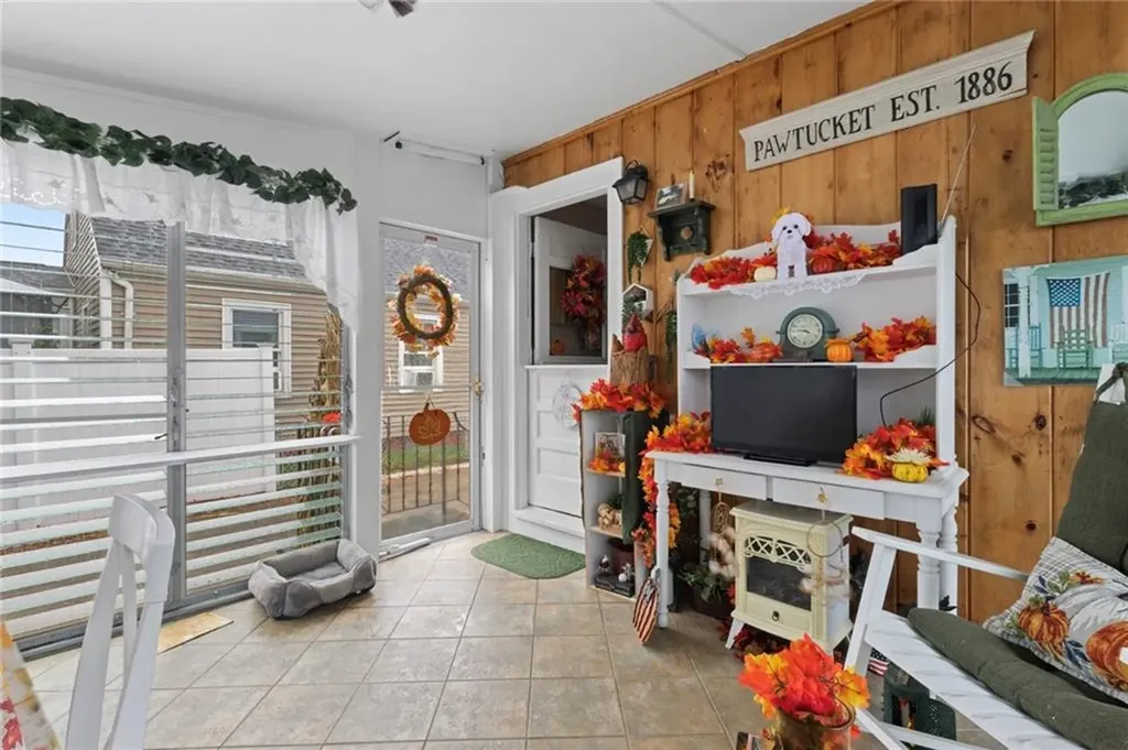 36 Dean Street Pawtucket RI 02861