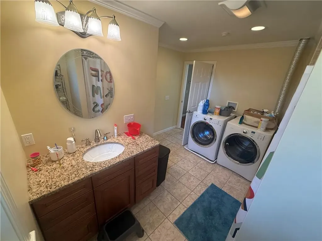 6 Utter Street North Providence RI 02904