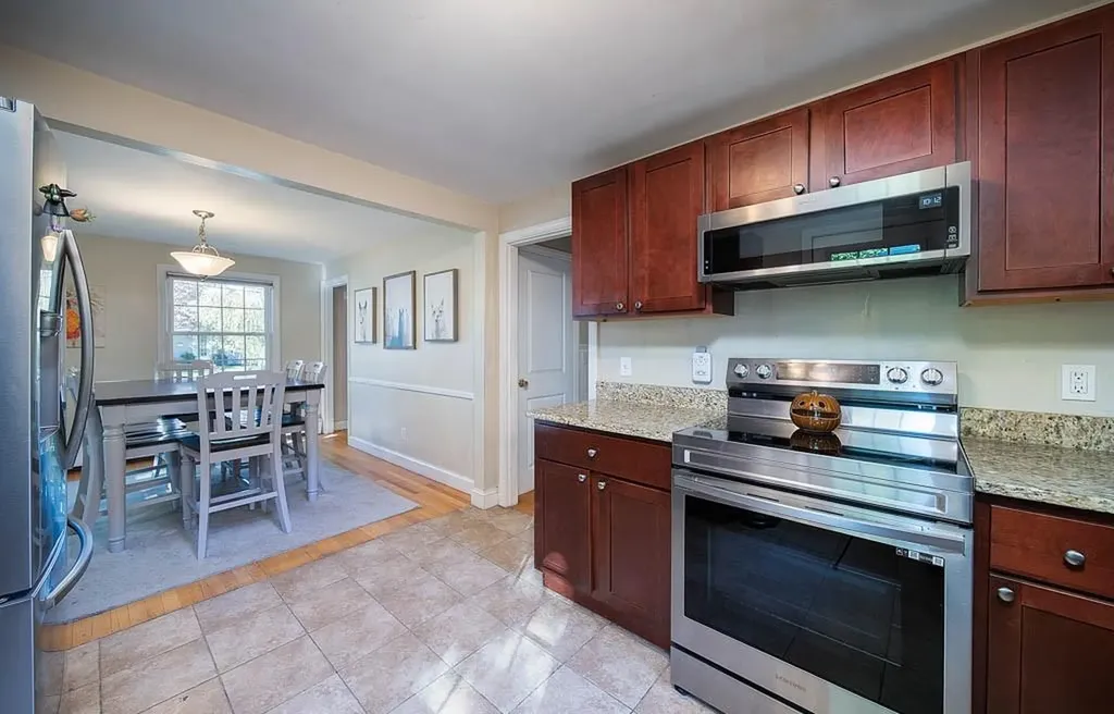 36 Bowen Briggs Avenue Warwick RI 02886