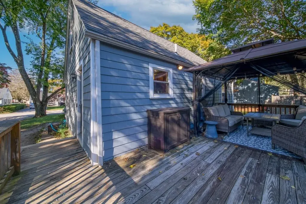 36 Bowen Briggs Avenue Warwick RI 02886