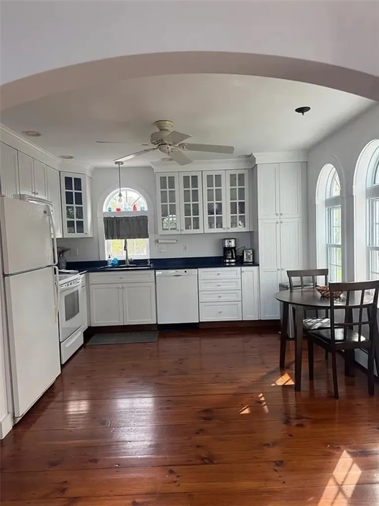 67 Lawrence Court Tiverton RI 02878