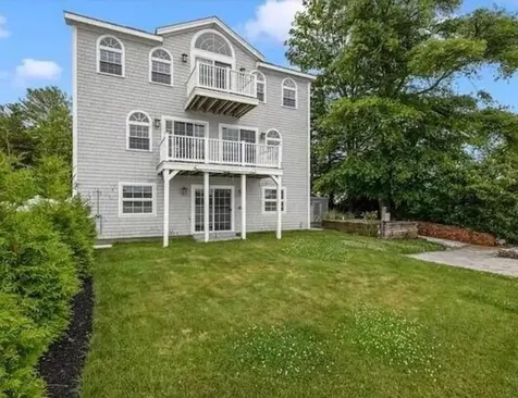 67 Lawrence Court Tiverton RI 02878