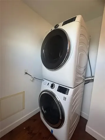 67 Lawrence Court Tiverton RI 02878