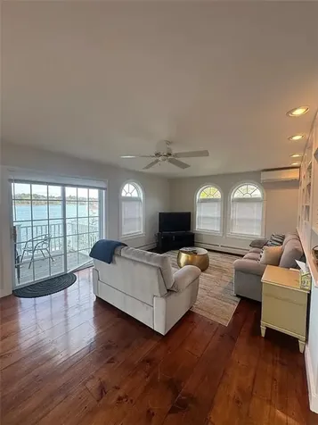 67 Lawrence Court Tiverton RI 02878