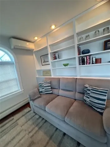 67 Lawrence Court Tiverton RI 02878