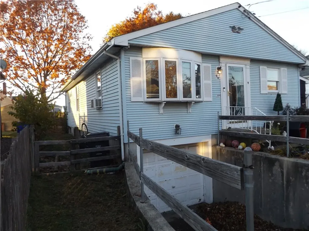 58 Rosella Avenue Pawtucket RI 02861