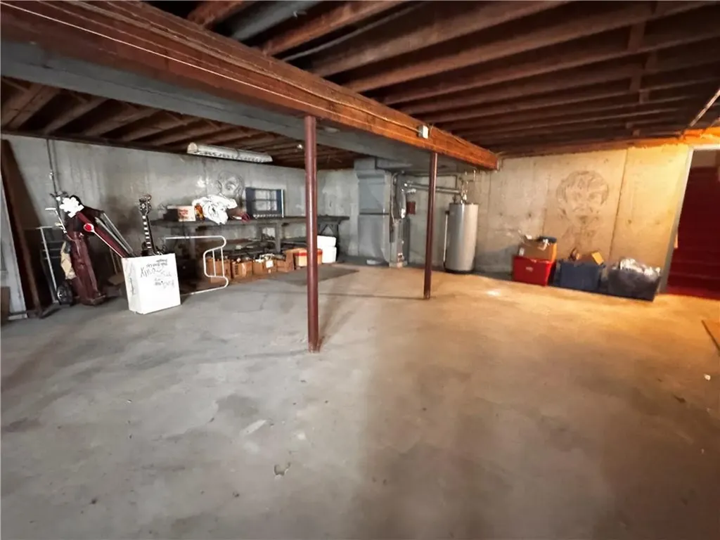 33 Howard Avenue North Providence RI 02911