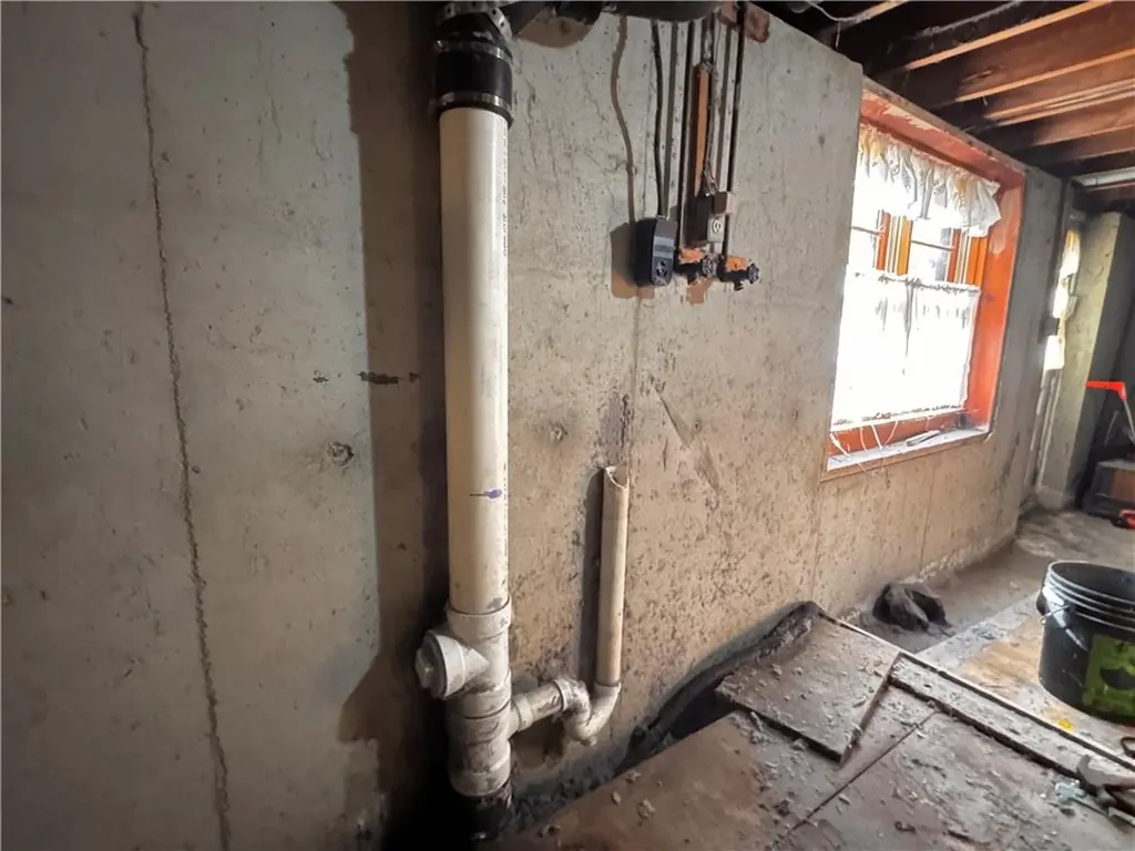 33 Howard Avenue North Providence RI 02911