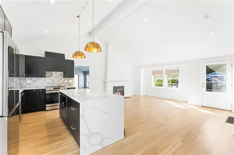 7 Carpenter Avenue Barrington RI 02806