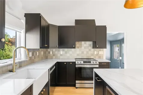 7 Carpenter Avenue Barrington RI 02806