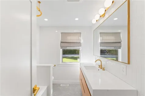 7 Carpenter Avenue Barrington RI 02806