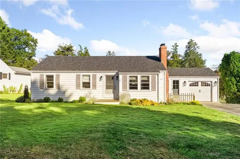 7 Carpenter Avenue Barrington RI 02806