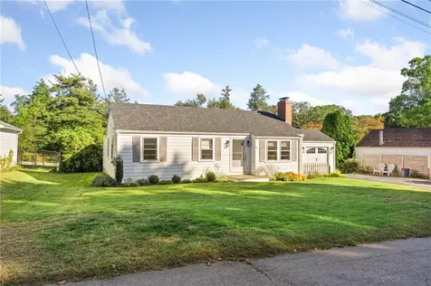 7 Carpenter Avenue Barrington RI 02806