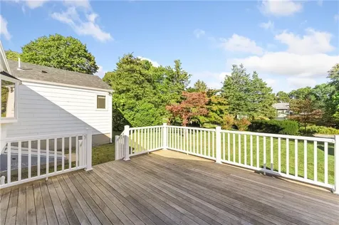 7 Carpenter Avenue Barrington RI 02806