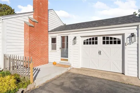 7 Carpenter Avenue Barrington RI 02806