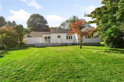 7 Carpenter Avenue Barrington RI 02806