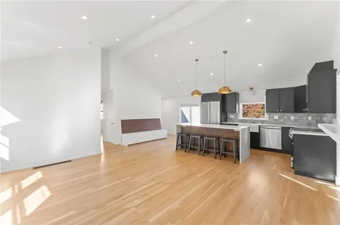 7 Carpenter Avenue Barrington RI 02806