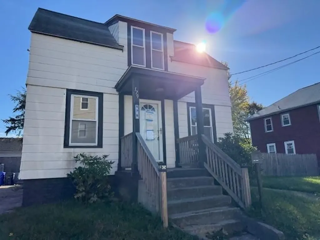 179 Columbine Avenue Pawtucket RI 02861