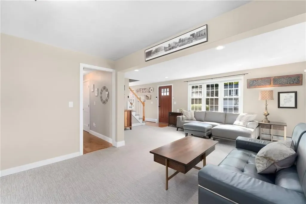 180 Boulder View Drive Warwick RI 02886